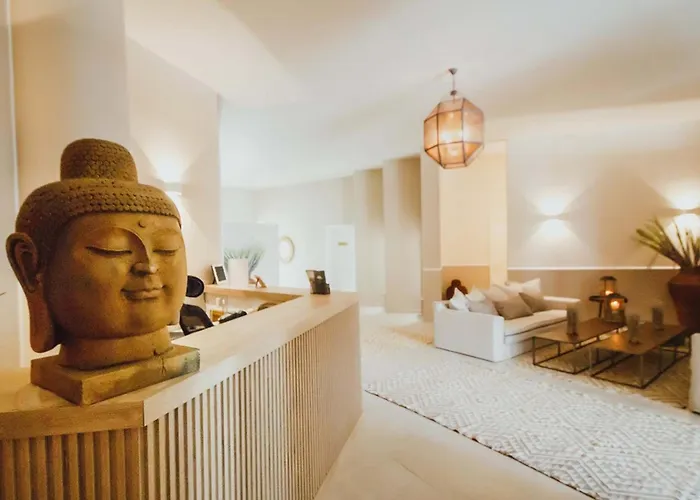 Caesar & Luxury アパート *